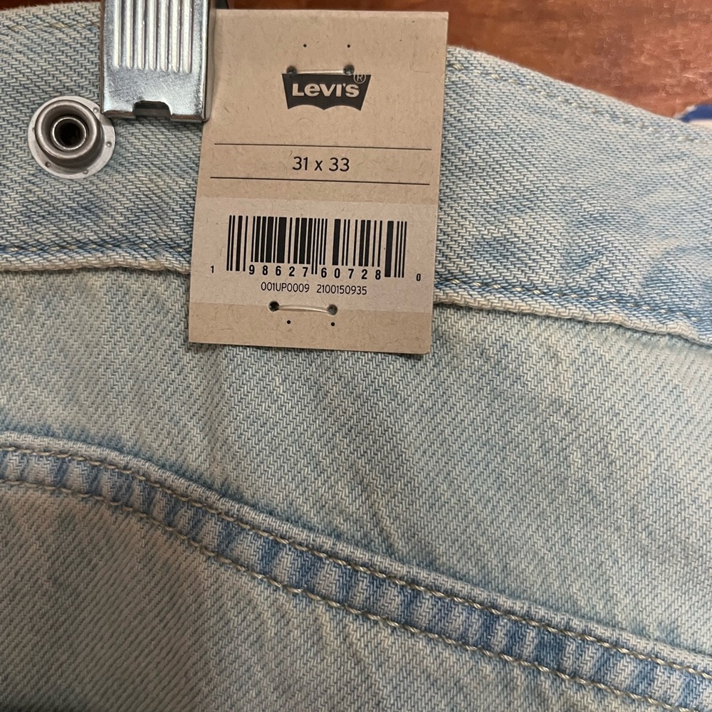 Light Wash Baggy Jeans - Relaxed Fit - Picture 5 of 6